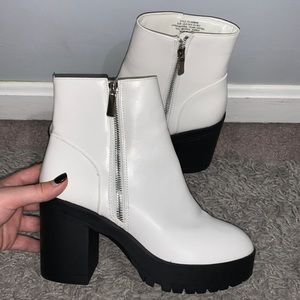 White platform heeled boots 🤍💫